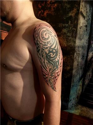 tribal-maori-kol-dovmesi-buyutme-calismasi---tribal-maori-arm-tattoo