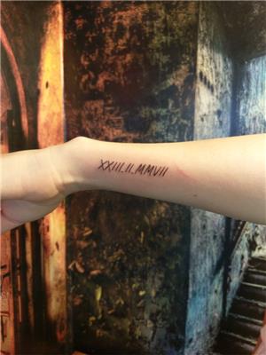 roma-rakami-ile-tarih-dovmesi---date-tattoos