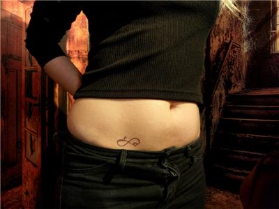 sonsuzluk-isareti-mt-harfleri-ve-kalp-dovmesi---infinity-symbol-and-heart-tattoo