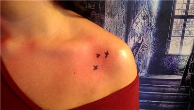 omuza-minik-kuslar-dovmesi---bird-tattoos