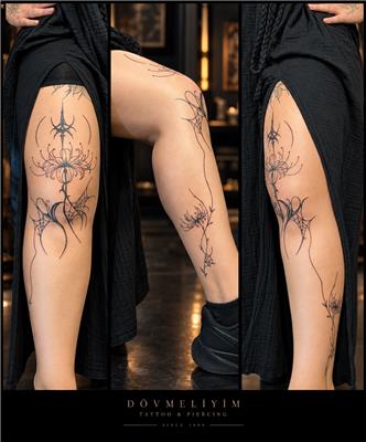 bacaga-cizgisel-orumcek-agi-ve-cicekler-dovmesi---line-work-spiderweb-and-flowers-tattoo-on-leg