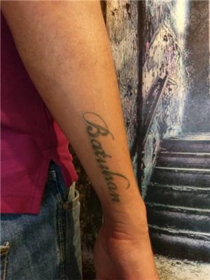 batuhan-isim-kol-dovmesi-deniz-feneri-ile-kapatma---name-tattoo-cover-up-with-lighthouse-tattoo