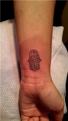 fatmanin-eli-dovmesi---hamsa-tattoo