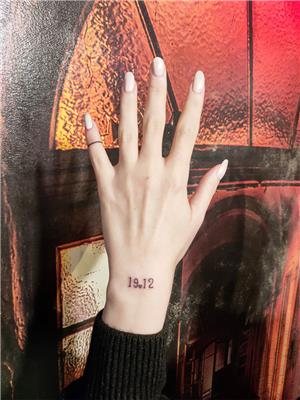 tarih-ve-kalp-dovmesi---date-and-heart-tattoo