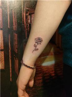 Minimal Gl Dvmesi / Minimal Rose Tattoo
