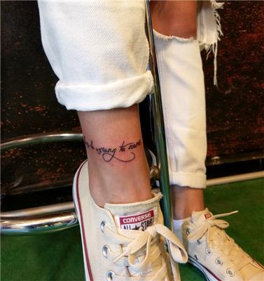 ayak-bilegine-hal-hal-yazi-dovmesi---anklet-tattoos