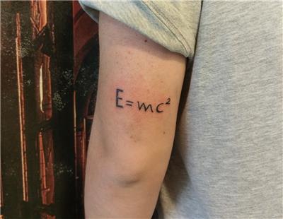 e=mc-dovmesi---e=mc-tattoo