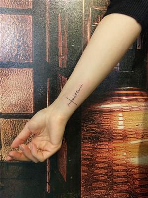 inanc-anlaminda-guzel-yazi-dovmesi---faith-tattoo