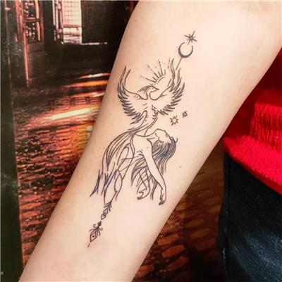 zumrudu-anka-ve-kiz-kol-dovmesi---phoenix-and-girl-arm-tattoo