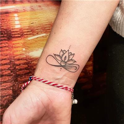 lotus-ve-sonsuzluk-isareti-dovmesi---lotus-and-infinity-symbol-tattoo