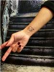minimal-fil-ve-kalp-dovmesi---minimal-elephant-and-heart-tattoo