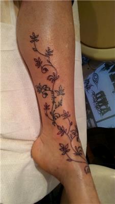 sarmasik-dovmesi---ivy-tattoo