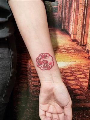 kirmizi-guc-ejderi-rozeti-dovmesi---strong-red-dragon-tattoo