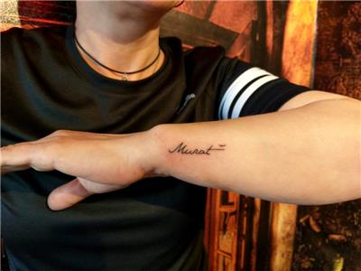 bilek-isim-dovmesi---name-tattoos