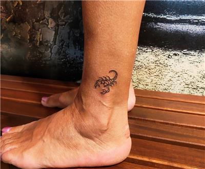 ayak-bilegine-akrep-dovmesi---scorpion-tattoo-