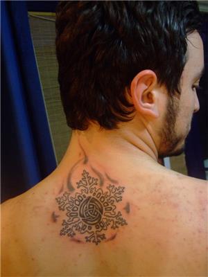 kar-tanesi-dovmesi---snowflake-tattoos