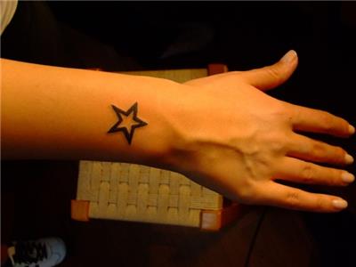 yildiz-dovmesi---star-tattoos