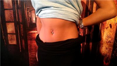 tasli-gobek-piercing---belly-button-navel-piercing