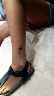 yildirim-sembolu-dovmesi---lightning-symbol-tattoo