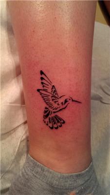 ari-kusu-sinek-kusu-dovmesi---hummingbird-tattoo