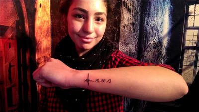 kalp-ritmi-ve-tarih-dovmesi---heart-beat-and-date-tattoo