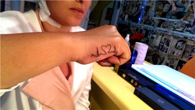 kardiyo-kalp-atisi-ve-kalp-dovmesi-cardio-heartbeat-heart-tattoo