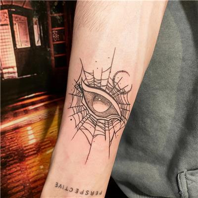 goz-ve-orumcek-agi-dovmesi---eye-and-spider-web-tattoo