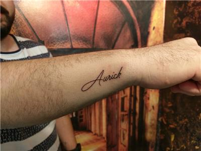 aurick-takma-ad-dovmesi---aurick-nickname-tattoo