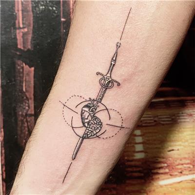 kalp-beyin-ve-kilic-dovmesi---heart-brain-and-sword-tattoo