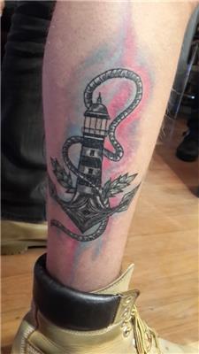 deniz-feneri-ve-capa-dovmesi-pusula-ve-kuslar-ile-yenileme-calismasi---lighthouse-and-anchor-renewal-compass-birds-cover-up-tattoo
