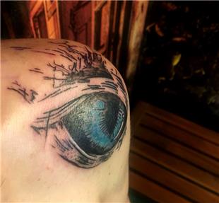 Omuza Simgesel Kedi Gz Dvmesi / Cat Eye Tattoo