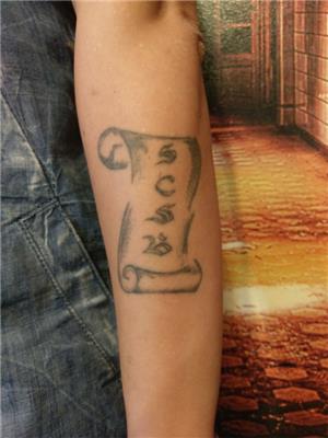 harf-dovmesi-uzerini-kus-ile-kapatma-calismasi---letter-tattoo-cover-up