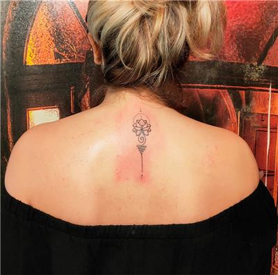 lotus-unalome-sirt-dovmesi---lotus-unalome-back-tattoo-