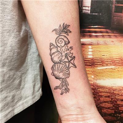 istiridye-deniz-yildizi-minare-dovmesi---sea-shell-oyster-starfish-tattoo