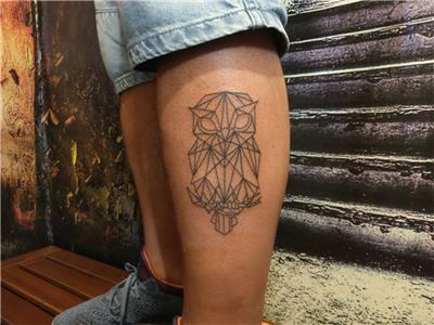 bacaga-geometrik-baykus-dovmesi---geometric-owl-tattoo-on-leg