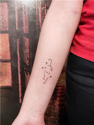 kedi-ve-kalp-patiler-dovmesi---cat-and-paw-tattoo