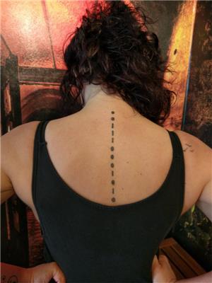 mors-alfabesi-sirt-dovmesi-ekleme-duzeltme---morse-code-back-tattoo-cover-up