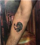 leyla-isim-dovmesi-motorsikletci-kurt-dovmesi-ile-kapatma-calismasi---name-tattoo-cover-up-with-wolf-biker-tattoo