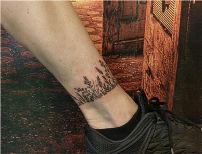 ayak-bilegine-cicekler-ve-bitkisel-motifler-dovmesi---flower-and-herbs-anklet-tattoo-