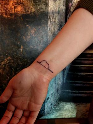 kucuk-prens-fil-yutmus-boa-yilani-sapka-dovme---the-little-prince-boa-and-hat-tattoo---le-petit-prince-tatouage