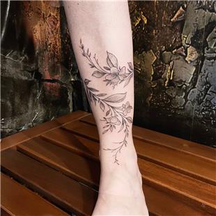 Ayak Bilei zerine iek Yaprak Dvmeleri / Flower Tattoos