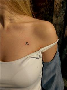 R harfi ve Minik Kalp Dvmesi / R and Heart Tattoo