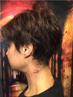 Boyuna Harf Dvmesi / Neck Letter Tattoo