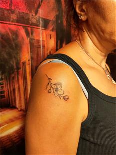 Omuza Minimal iek Dvmesi / Minimal Flower Tattoo