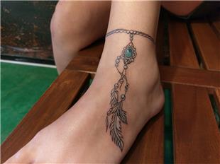 Ayak Bileğine Taşlı ve Tüylerden Hal Hal Dövmesi / Feather Anklet Tattoo