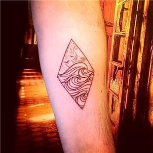 Dalga Gne Kular Geometrik ereve ine Dvme / Waves Sun Birds, Line Work Tattoo