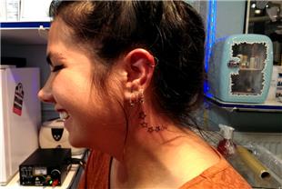 Boyun Yldz Dvmeleri / Star Tattoos on Neck