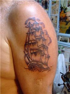 Yelkenli Gemi Dövmesi / Sailboat Tattoo