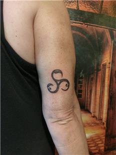 l Sarmal Dvmesi / Triskele (Yunanca,Triskelion) Tattoo