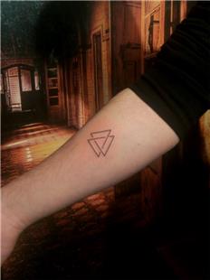  e Gemi genler Dvmesi / Triangles Tattoo